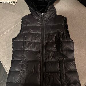 Women's Black Puffer Vest